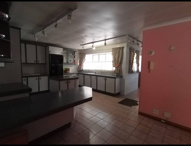 3 BEDROOM HOUSE FOR SALE IN THREE RIVERS PROPER